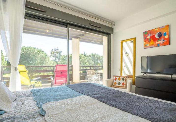 Vert Paradis - Vue Apaisante Sur Golf, Pins Parasols, 2E Etage - 80 M2 Dont Terrasse Avec Pergola, 2 Chambres, 3Et Iles, 3 Clim, Wifi - Piscine, Parking Et Park A Velos, Ascenseur - En Option Linge, Menage - Pistes Cyclables, Mer A Proximite Saint-Cyprien (Pyrenees-Orientales) Exterior foto